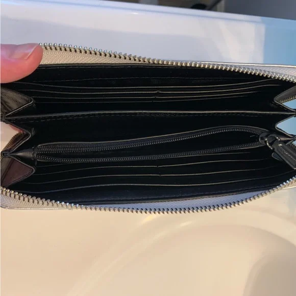 Rebecca Minkoff silver metallic zip crackled leather quilted puffer wallet - Picture 13 of 15